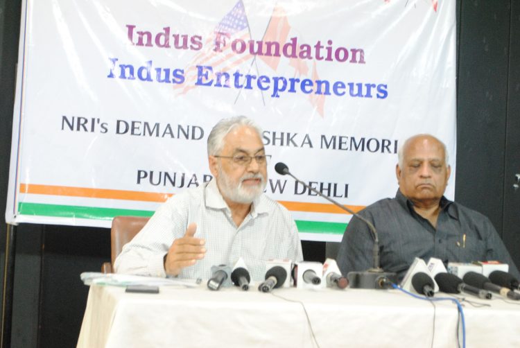 इंडस फाउंडेशन के अध्यक्ष प्रवासी भारतीय विक्रम बाजवा चण्डीगढ़ प्रेस क्लब में