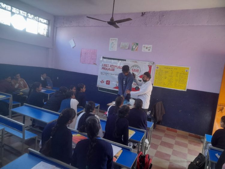 108 Ambulance Conducts First Responder Program at Ludhiana School