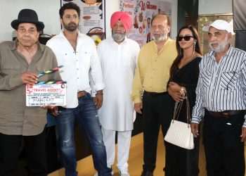 Bollywood Star Dharmendra Inagurated Sonu Baggad's debut Punjabi Film 'Travel Agent'