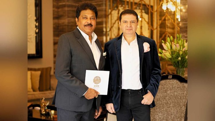 Business visionary Yohan Poonawalla invests in a transformative partnership. He is seen here with Kapil Mehra (left) of Lion Insurance Brokers Pvt. Ltd.