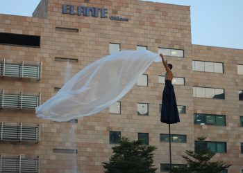 Nexus Elante Shoppers Witness the Magic of RoZéO’s Aerial Spectacle