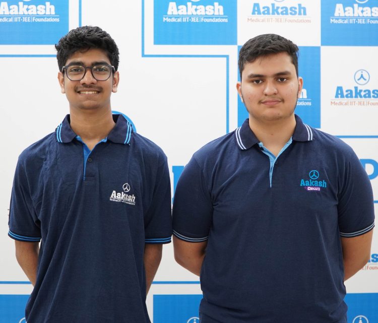 JEE Mains 2025 Success : Keshav & Shaurya Shine from Aakash