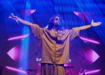 "Jigar Saraiya's Fusion Magic: How the Composer Blends Folk and Contemporary in Bollywood Music"