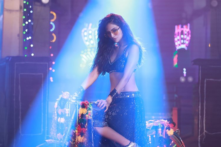 Nussrat Jahan Steals the Spotlight in ‘Order Chhara Border’ from Raktabeej 2
