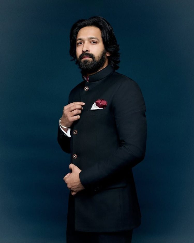 Vikrant Massey received the National Award for Best Actor for his powerful acting in the film '12th Fail'