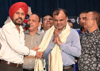 A colorful program was organized by the Artist Welfare Group.