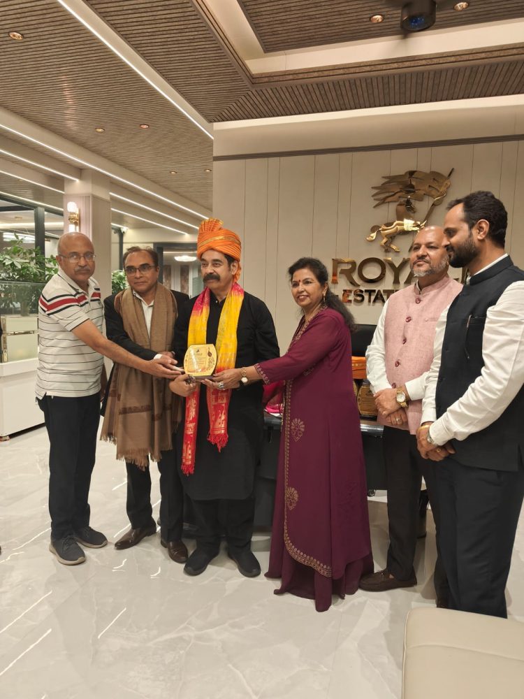 "Mohali's famous astrologer Navdeep Madan honored in the astrology conference"