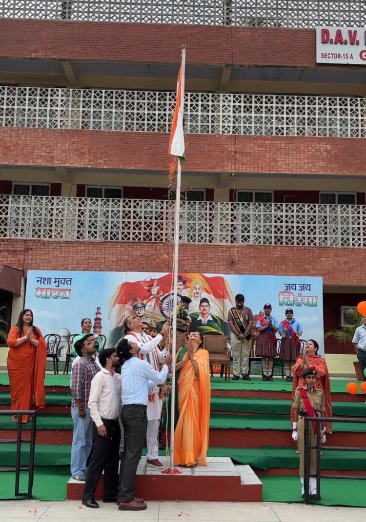 Independence Day Celebrated at DAV Model School in Presence of Sanjay Tandon